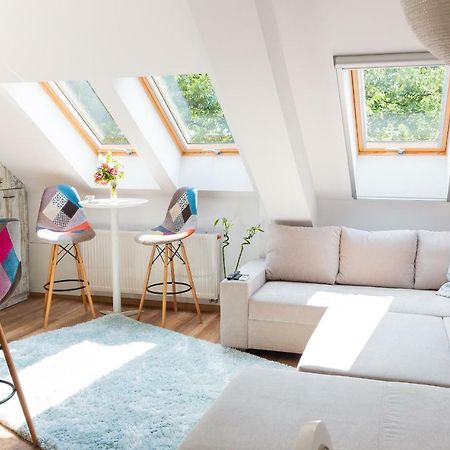 Cozy Flat In The Heart Of The City Oradea Eksteriør bilde
