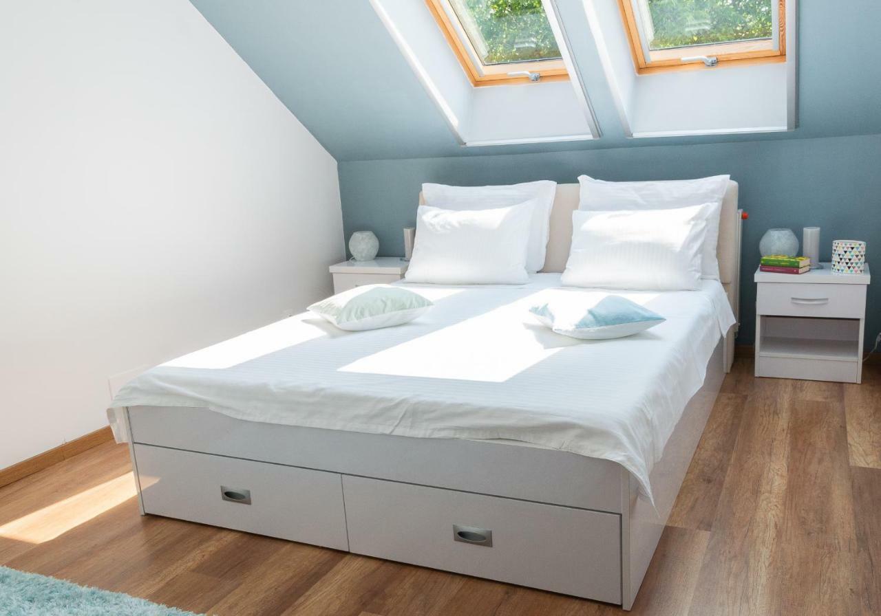 Cozy Flat In The Heart Of The City Oradea Eksteriør bilde